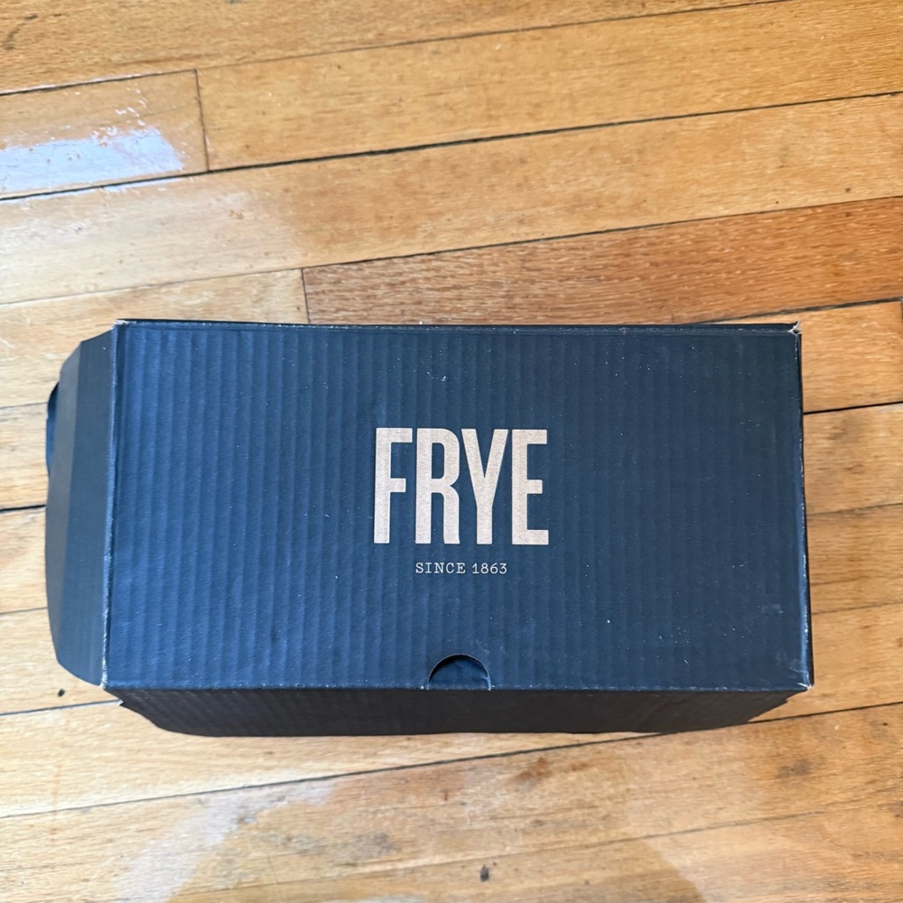 Frye Leather Ballet Flats NIB - Picture 3 of 9